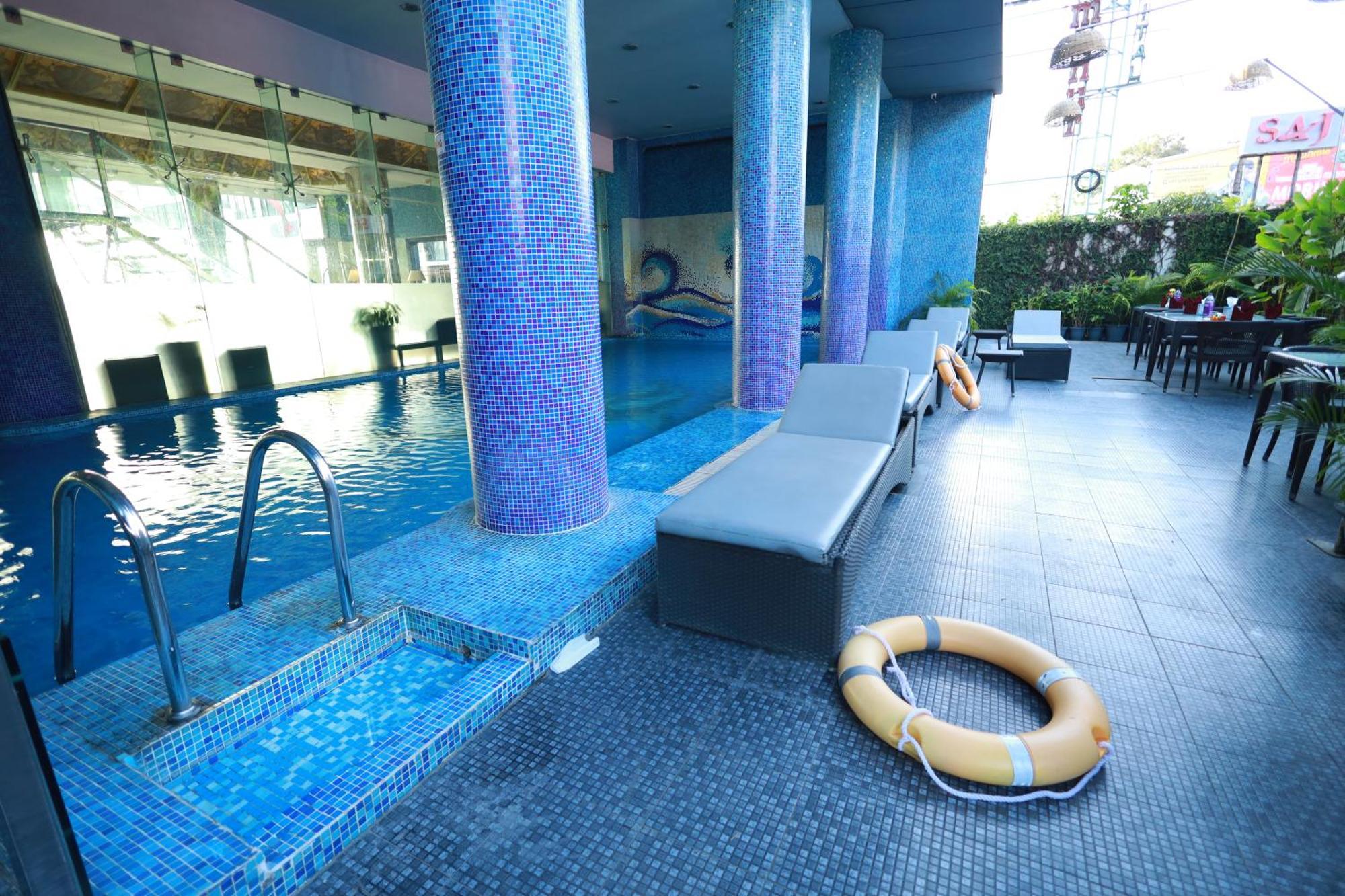 Saj Luciya -A Classified 4 Star Hotel Thiruvananthapuram Exterior foto