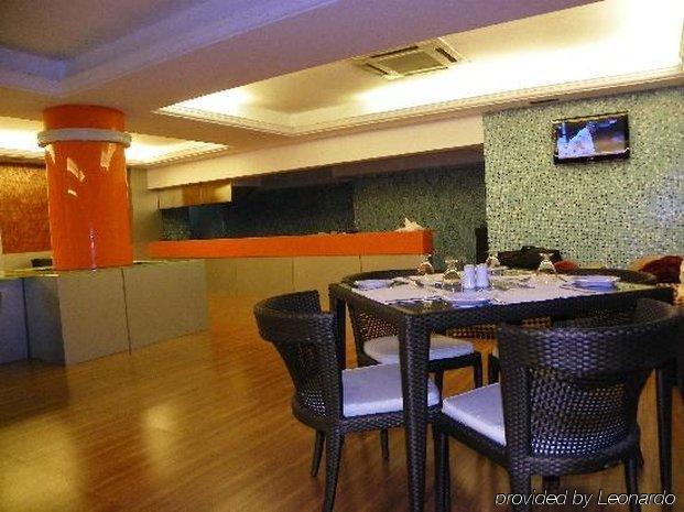 Saj Luciya -A Classified 4 Star Hotel Thiruvananthapuram Restaurante foto