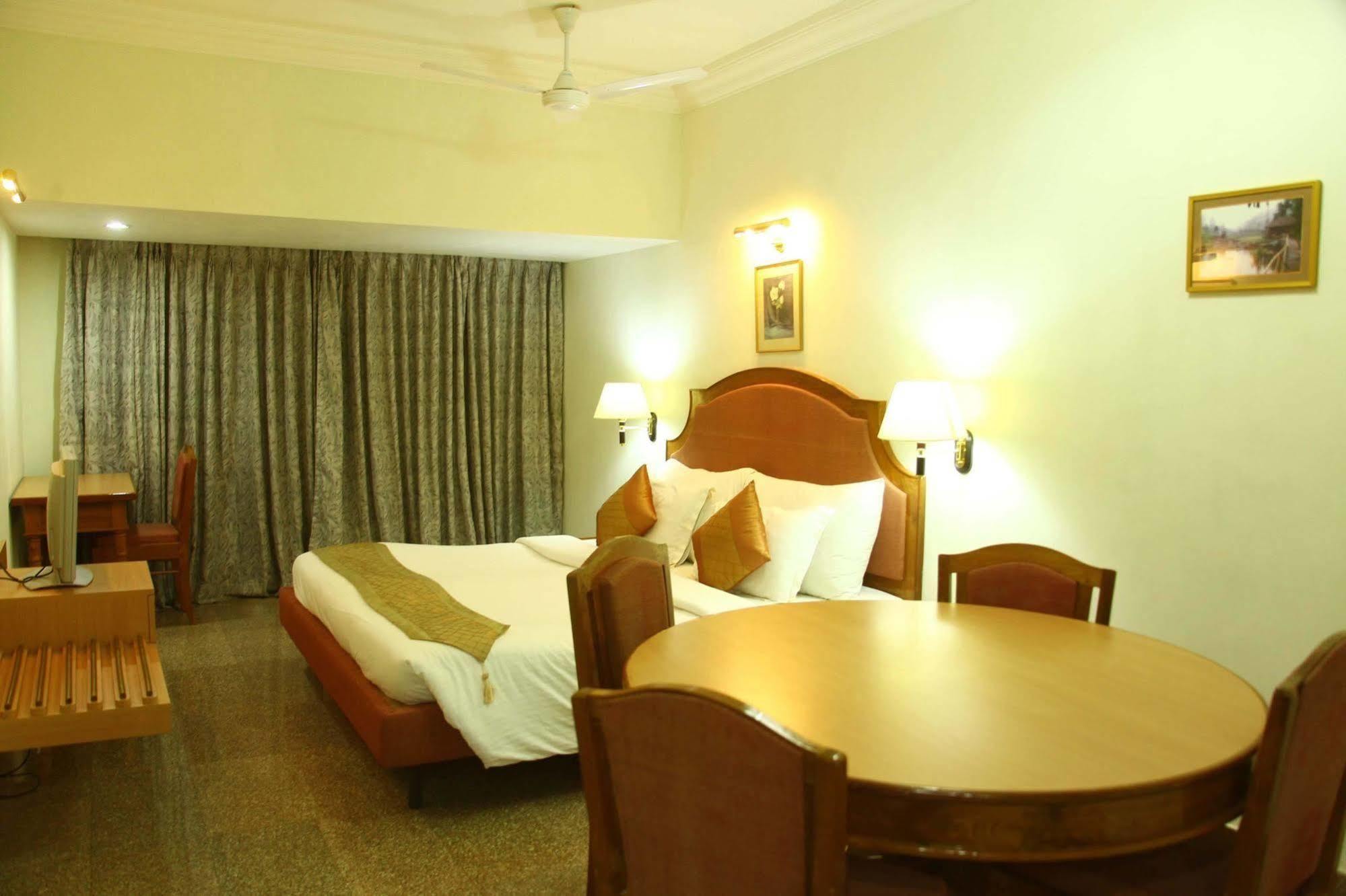 Saj Luciya -A Classified 4 Star Hotel Thiruvananthapuram Exterior foto